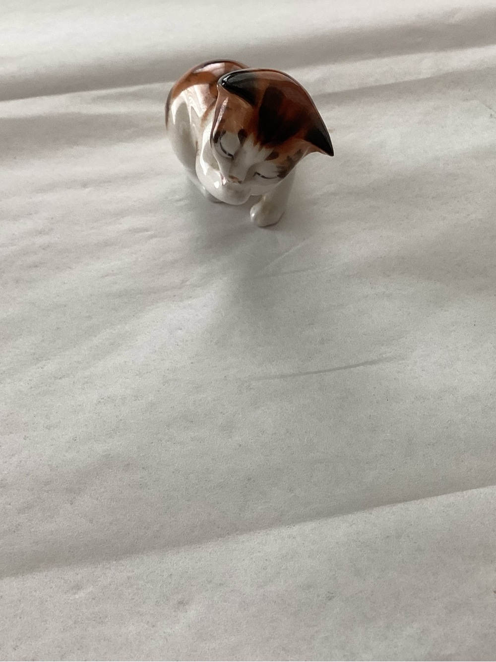 Vtg. Royal Doulton Fine Bone China “Character Kitten” figurine HN2583 - Picture 3 of 6